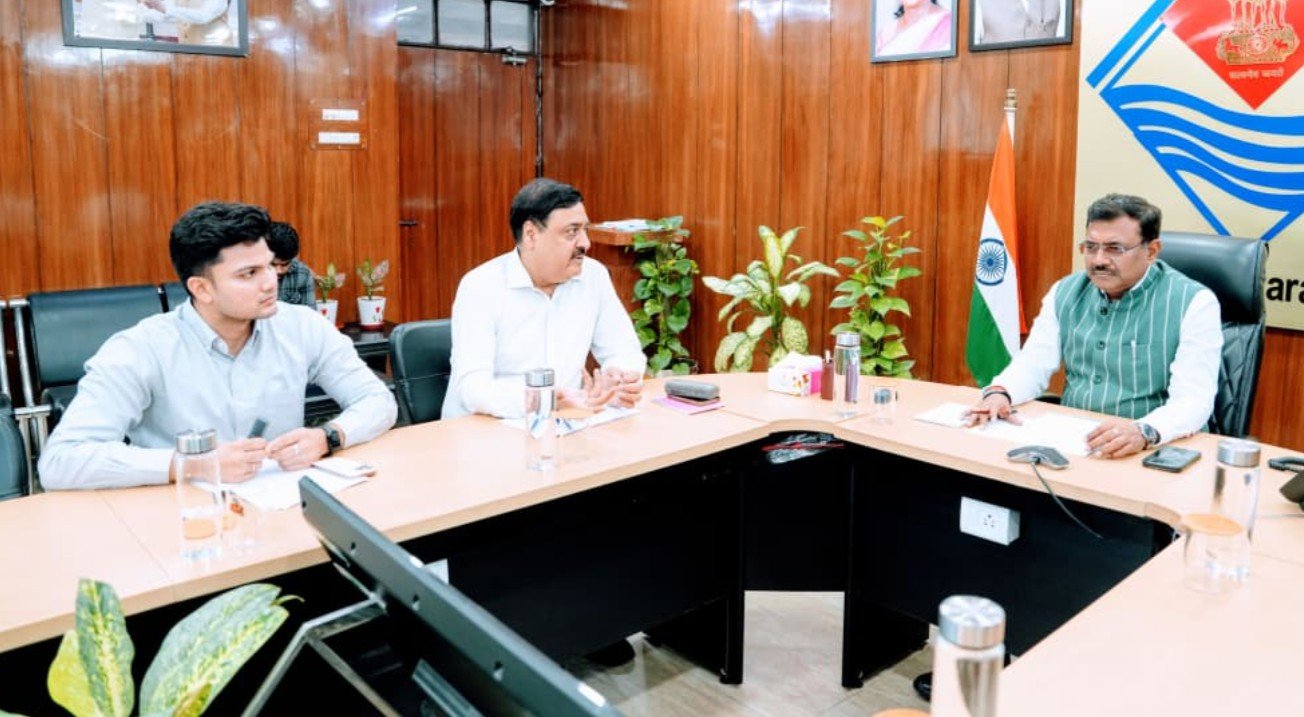 मुख्य सचिव ने ली नागरिक उड्डयन विभाग की समीक्षा, राज्य की अपनी एविएशन एकेडमी बनाने के निर्देश