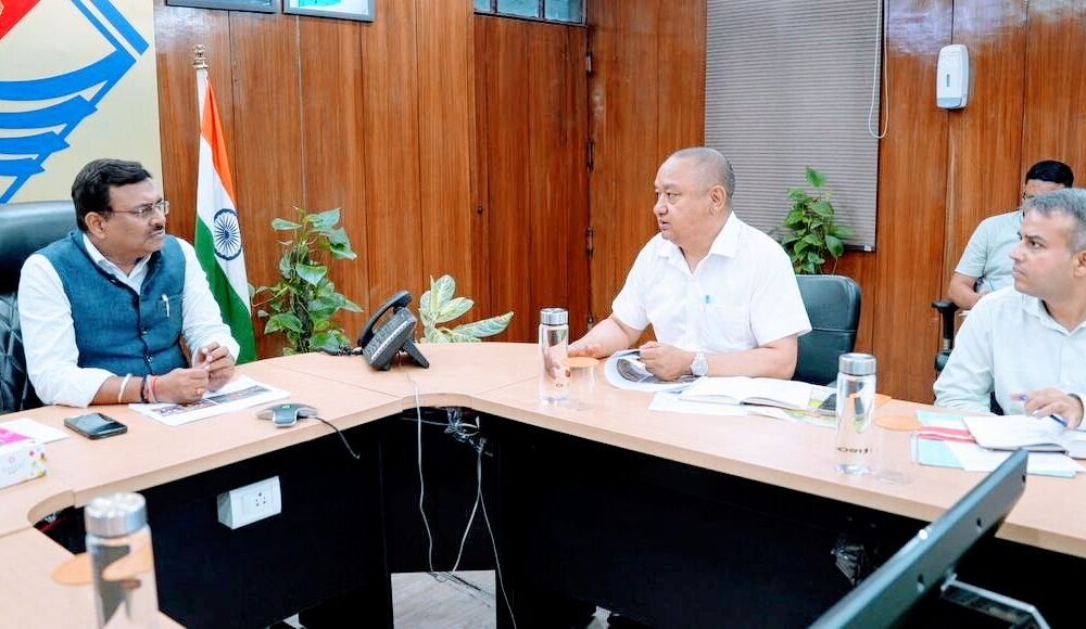 केदारनाथ पुनर्निर्माण और पुनर्विकास कार्य की CS ने की समीक्षा, अधिकारियों से ली जानकारी