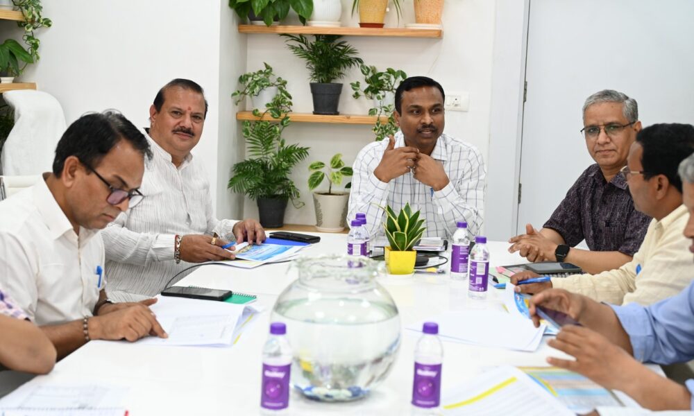 SIR को लेकर की राजनैतिक दलों के साथ बैठक, मतदाताओं के घर-घर सत्यापन अभियान में सहयोग की अपील