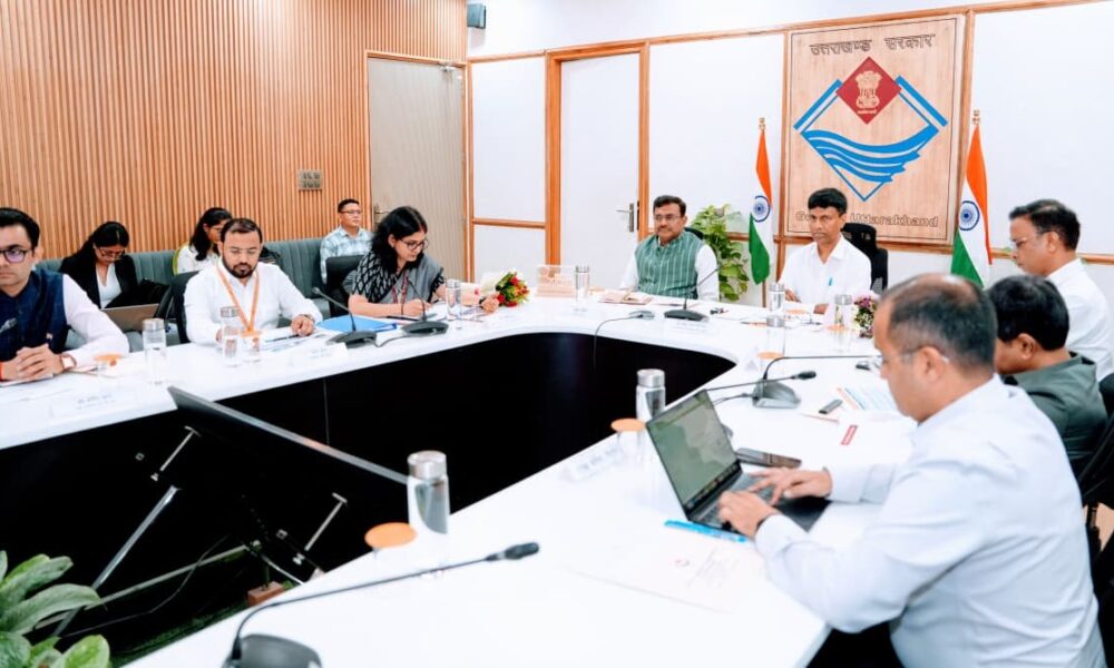 उत्तराखंड पहुंचे नीति आयोग के सदस्य, स्वास्थ्य और विकास पर हुई अहम बैठक