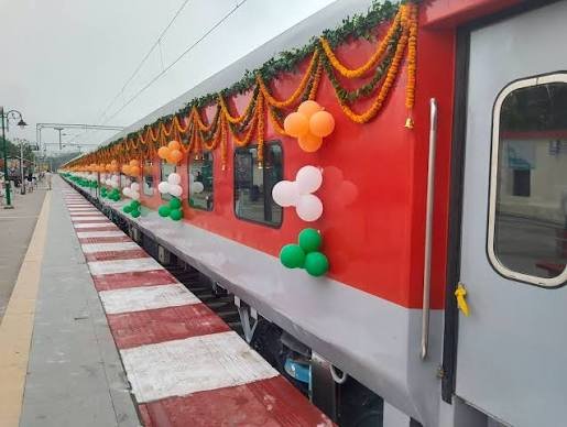 केंद्रीय रेल मंत्री अश्विनी वैष्णव ने रामनगर–देहरादून एक्सप्रेस ट्रेन का किया शुभारंभ…