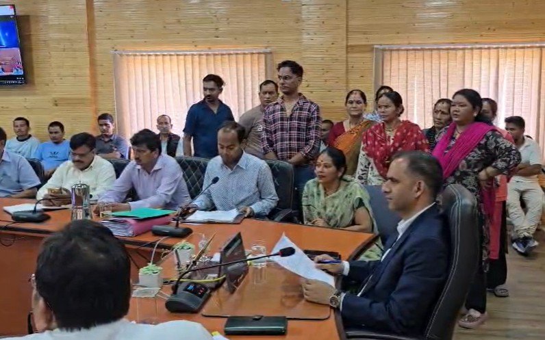 पिथौरागढ़ में जनसुनवाई में 48 शिकायतें पहुंचीं, डीएम ने समयबद्ध व गुणवत्तापूर्ण निस्तारण के दिए निर्देश