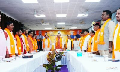 CM धामी ने तीन लोकसभा क्षेत्रों की ली संगठनात्मक बैठक, बूथ स्तर तक BJP मजबूत करने पर जोर