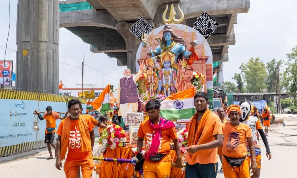अंतिम चरण में पहुंची कांवड़ यात्रा, डाक कांवड़ियों की बढ़ रही है भीड़