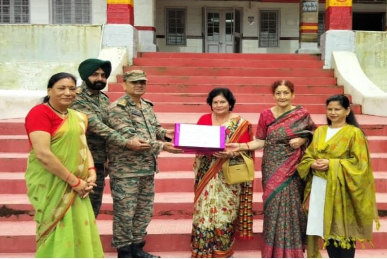 सरहद पर तैनात जवानों के लिए महिलाओं ने भेजीं 3 हजार राखियां, लंबी उम्र की कामना