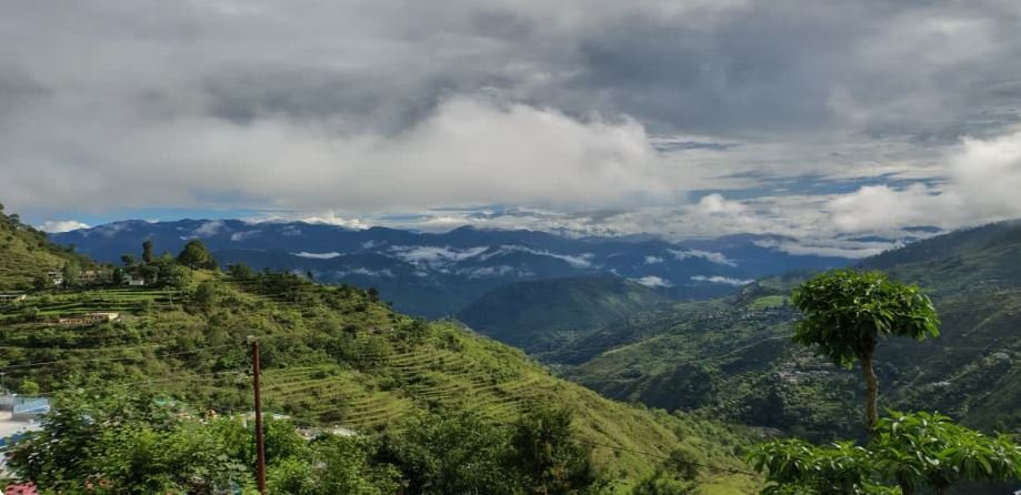 उत्तराखंड में उलट गया मानसून का मिजाज! पहाड़ों से ज्यादा मैदानों में बरस रहे बादल, 41 साल के आंकड़ों ने चौंकाया