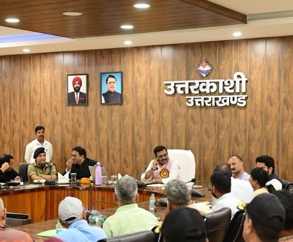 उत्तरकाशी में CS ने की विकास कार्यों की समीक्षा, अधिकारियों को दी 15 अक्टूबर की डेडलाइन