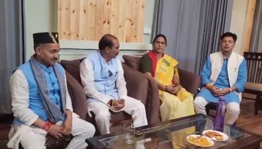 अल्मोड़ा पहुंचे केंद्रीय मंत्री अजय टम्टा, दो सड़क परियोजनाओं की दी सौगात