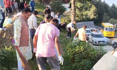 सीएम धामी के जन्मदिवस पर चम्पावत में स्वच्छता अभियान, टी-गार्डन में जनप्रतिनिधियों ने किया श्रमदान