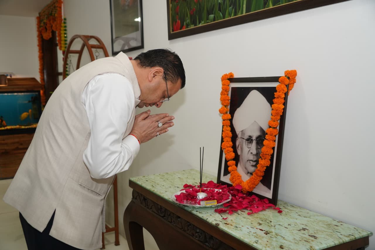 शिक्षक दिवस पर सीएम धामी का बड़ा संदेश, शिक्षकों को बताया राष्ट्र निर्माण का असली शिल्पकार