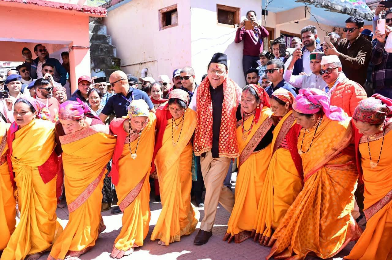 बदरीनाथ धाम में गूंजा देवभूमि का रंग, ‘देवभूमि कल्चरल फेस्टिवल’ का समापन