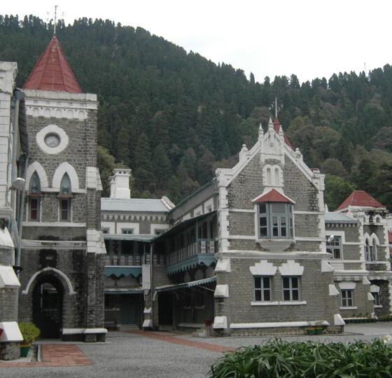 ज्योलिकोट में लापरवाही पर 6 कर्मचारी निलंबित, उत्तराखंड पेयजल निगम के मुख्य अभियंता कोर्ट में हुए पेश