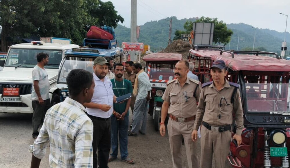 परिवहन विभाग की सख्ती, हरिद्वार में 21 ई-रिक्शा सीज, 179 के चालान