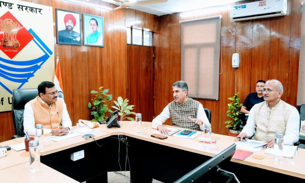 उत्तराखण्ड संस्कृत संस्थानम् के शासी निकाय की तीसरी बैठक संपन्न, संस्कृत के प्रचार-प्रसार पर हुई चर्चा