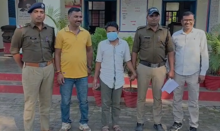 5 लाख की चोरी का आरोपी 4 साल बाद गिरफ्तार, 50 हजार का था इनाम