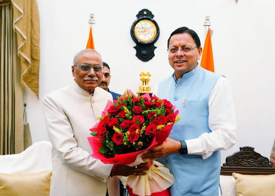 राज्यपाल बनने के बाद सीएम धामी से मिले डॉ. ढाल सिंह बिसेन, मुख्यमंत्री ने किया स्वागत