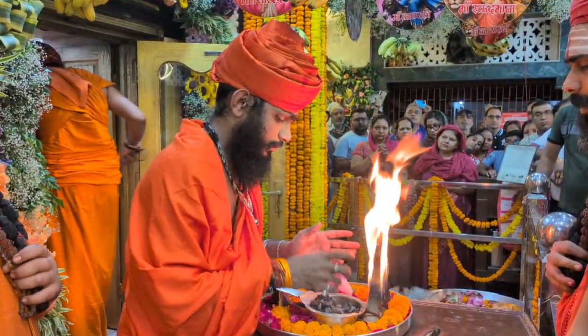 नवरात्रि के दूसरे दिन मां मायादेवी के दरबार में उमड़े श्रद्धालु, मां ब्रह्मचारिणी की आराधना कर मांगा आशीर्वाद